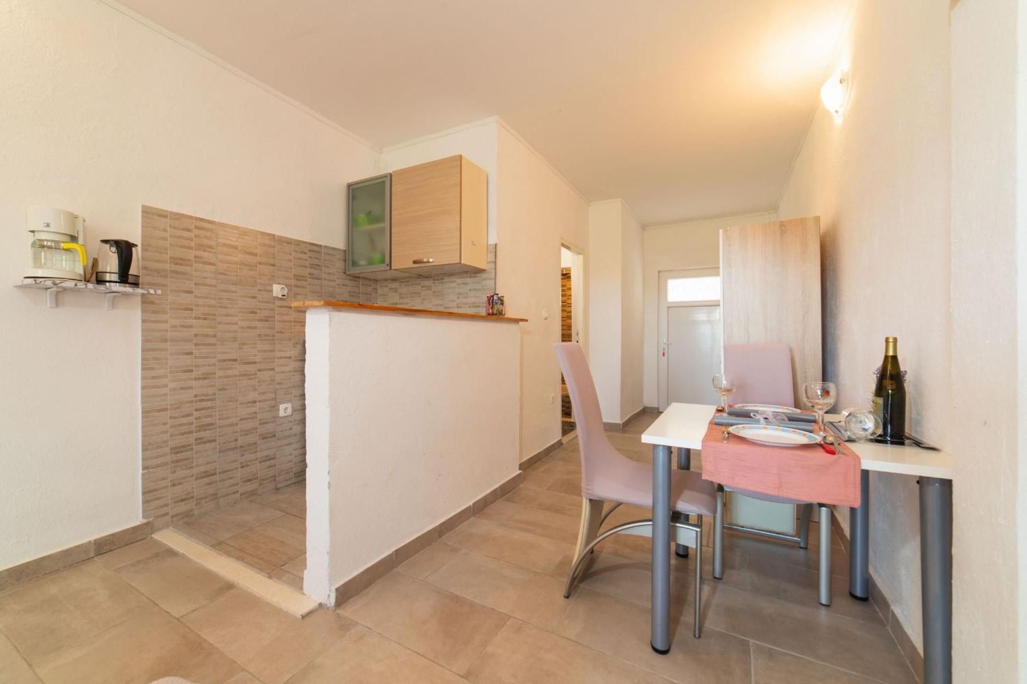 Apartment Livaja Kastel Novi Bilik gambar