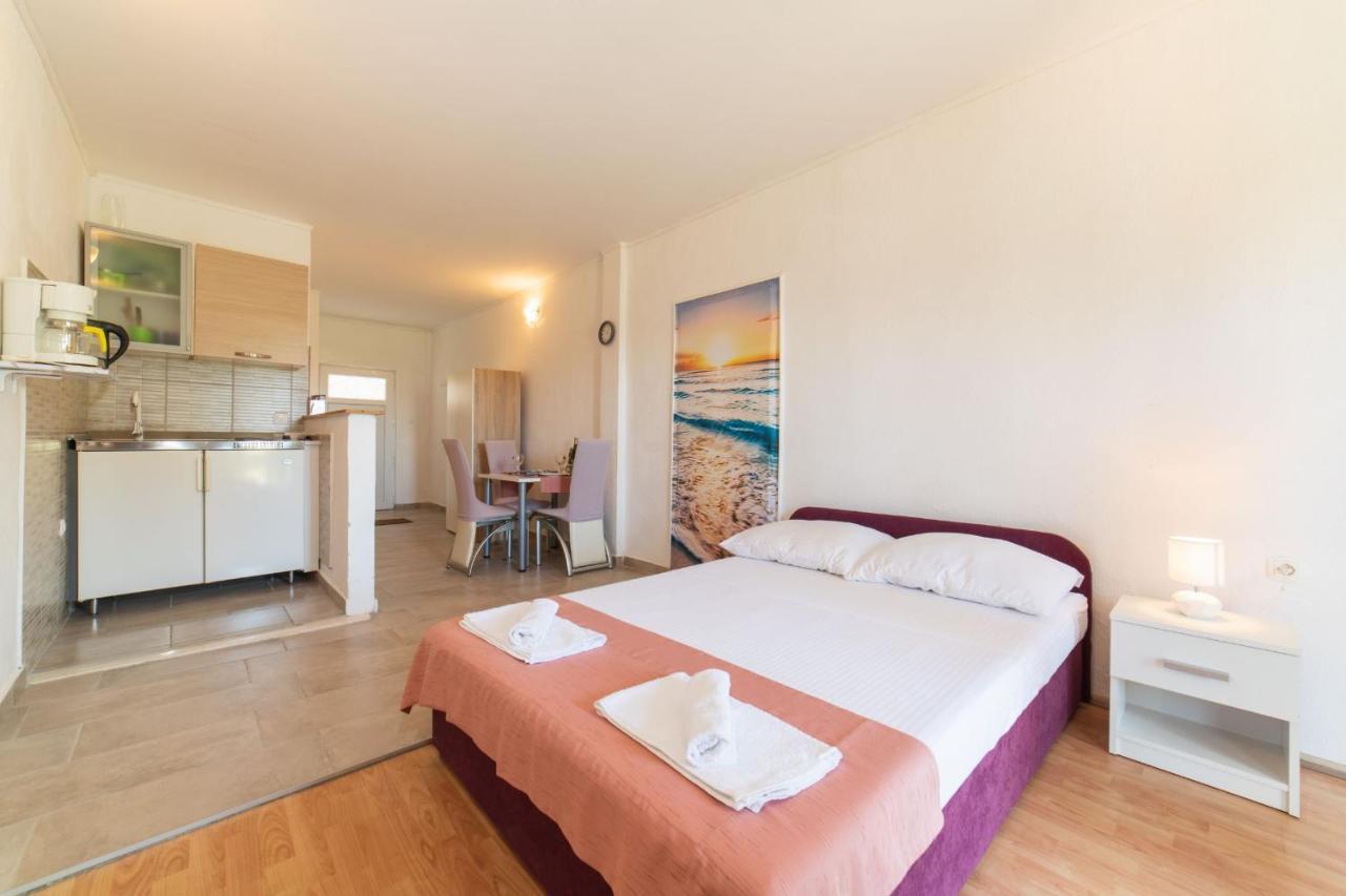 Apartment Livaja Kastel Novi Luaran gambar