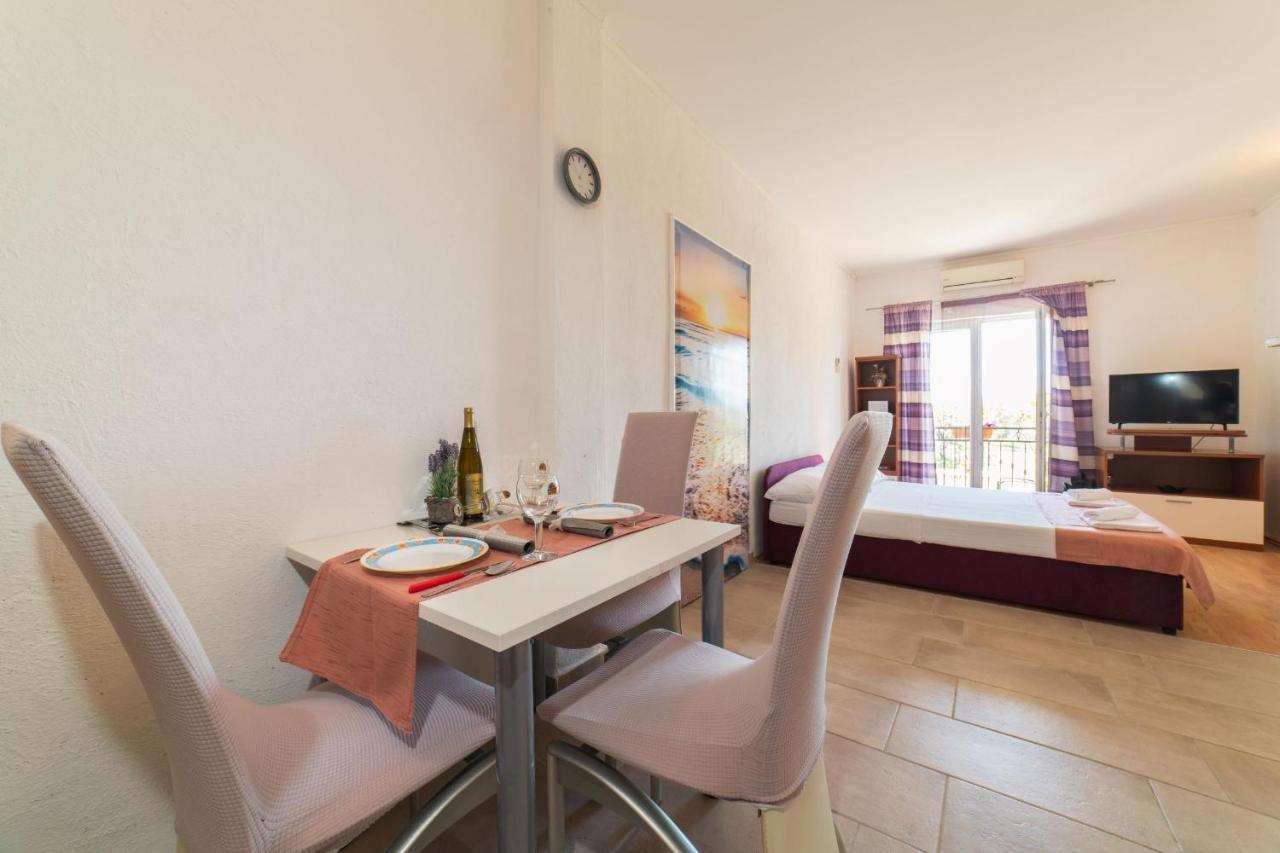 Apartment Livaja Kastel Novi Luaran gambar